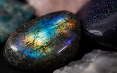 pierre labradorite protection energetique et vertus