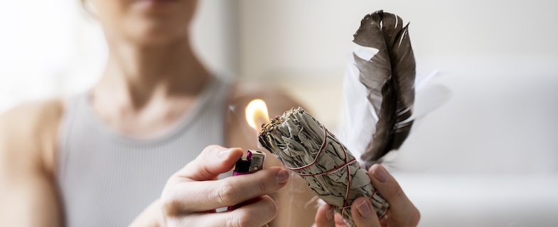 purifier un lieu a la sauge blanche